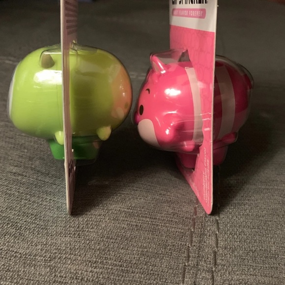 🥰🥰Disney Tsum Tsum Mike Wazowski and Cheshire Cat Lip Smacker Set🥰🥰 - Picture 3 of 3